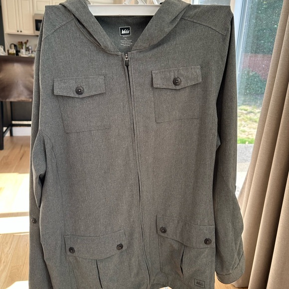 REI Women's Softshell Jacket in Gray - Picture 2 of 5